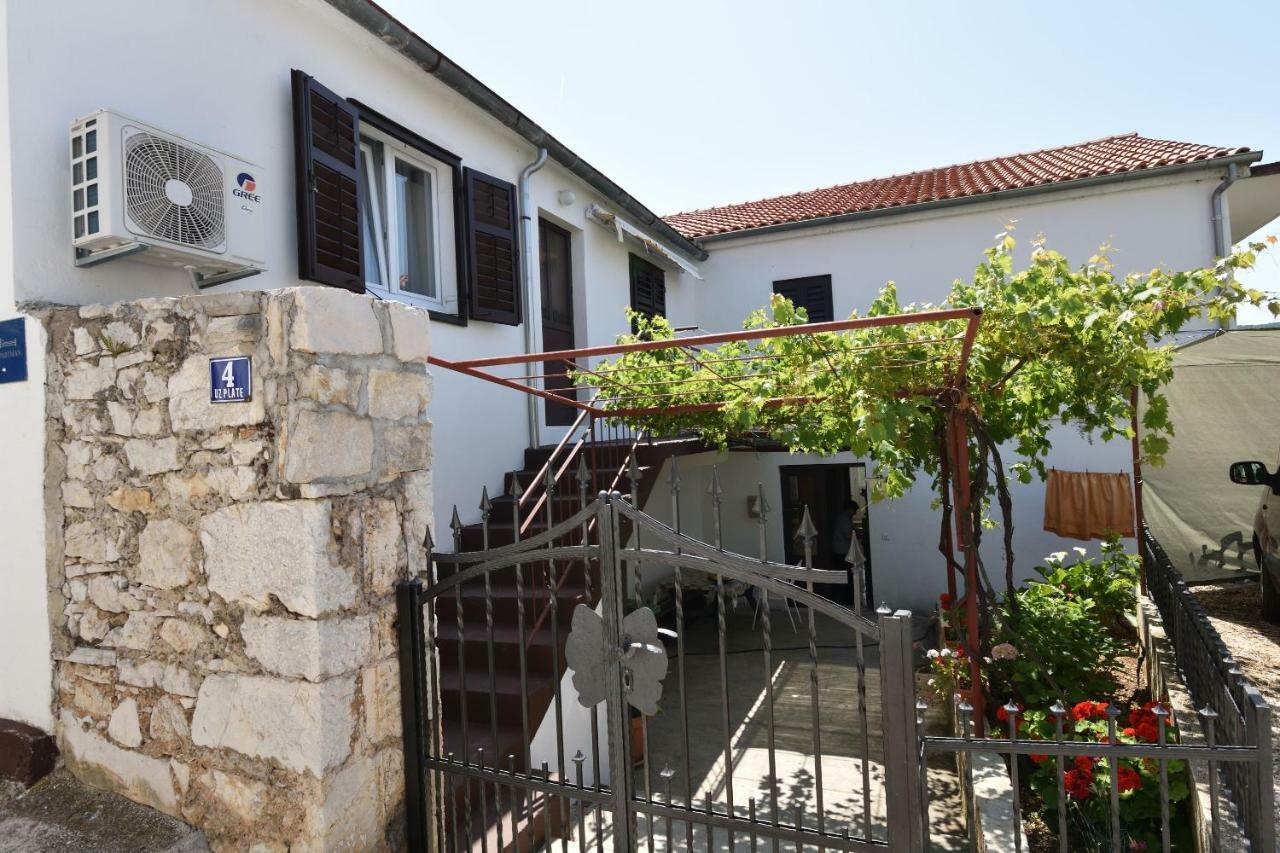 Apartments Katica Primosten Exterior photo